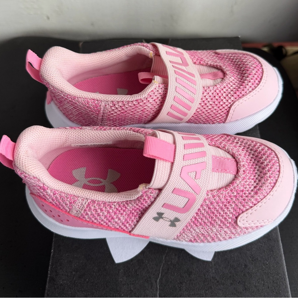 Under Armour Kids Pink UA GINF Surge 3 Slip - Picture 3 of 6